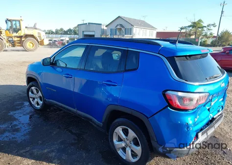 2018 Jeep Compass Latitude 4X4 z USA, uszkodzony, nr VIN 3C4NJDBB9JT314999